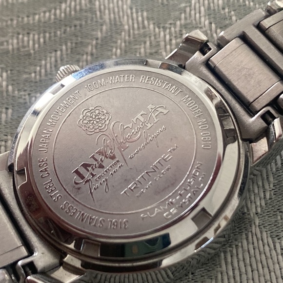 Invicta silver and blue pearl face . - Picture 3 of 4